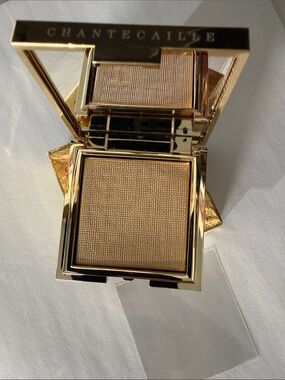 Chantecaille Precious Gold Illuminating Powder NWT